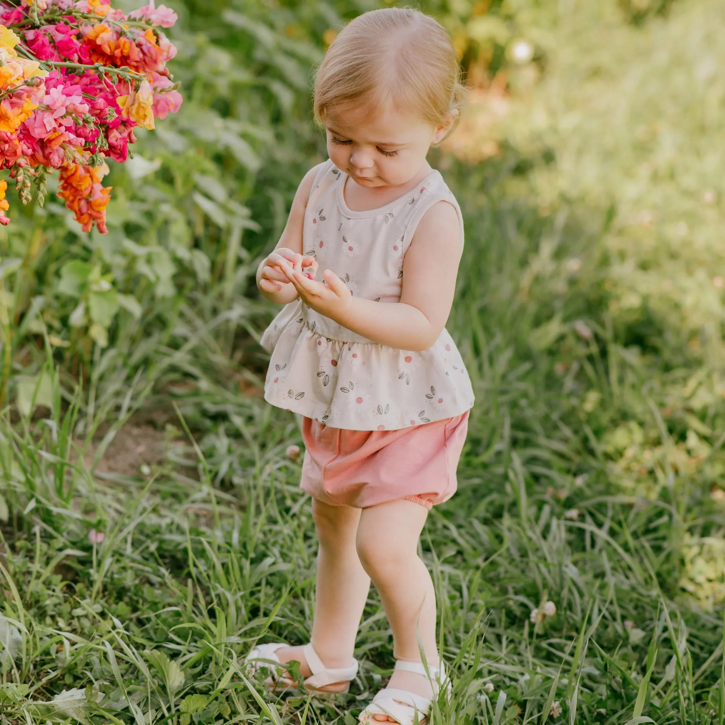 Daisy Print on Crème Peplum Shorts Set | Petit Lem